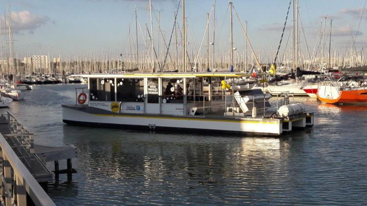 Botel Location Petit Voilier *