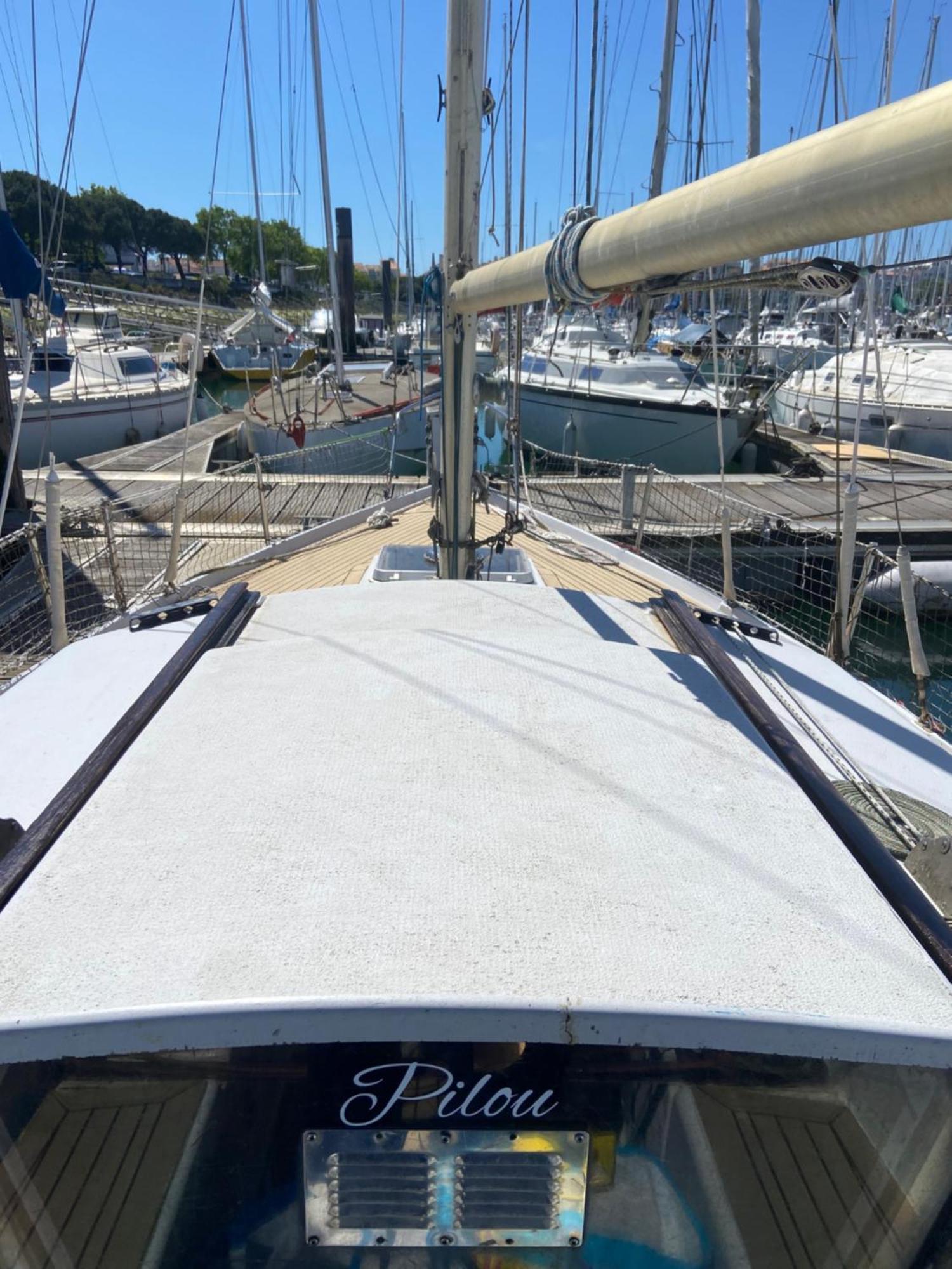 Botel Location Petit Voilier *