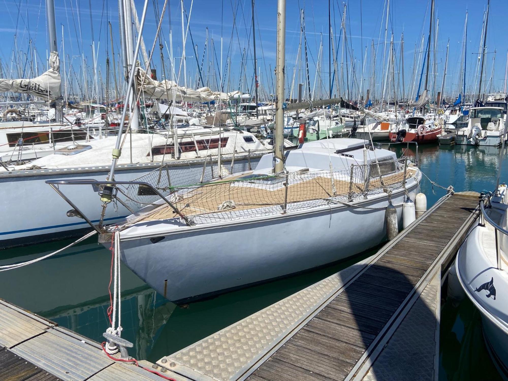 Botel Location Petit Voilier